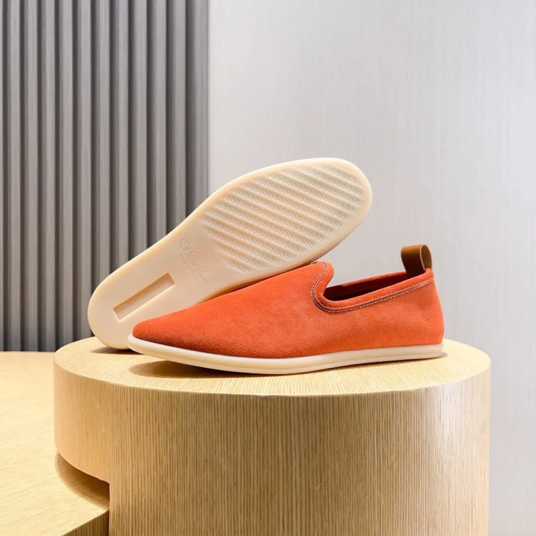 Men's shoes 400💰[loro piana] 2025 new moccasins, popular casual sneakers for street men. The shoes are made of first-layer suede leather uppers with rubber soles, a classic. The complex craftsmanship and meticulous structure make the shoes light and soft, allowing you to walk comfortably and freely. Perfect for summer wear. Yardage: 38-45.